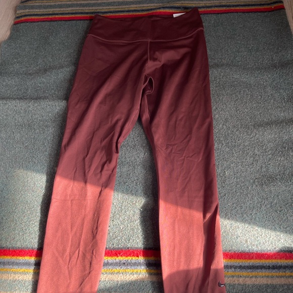 Nike One Luxe legging. Reddish brown new with tags - Picture 1 of 3